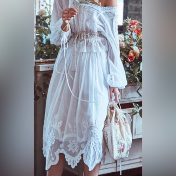 Love Shack Fancy Size: 6 & 8 Colour: White - Picture 1 of 3